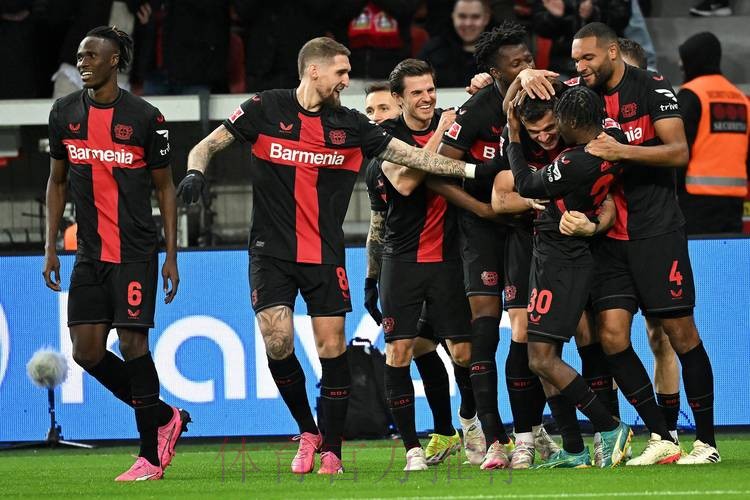 本菲卡接近150万租借费签下中锋卢卡;那不勒斯要2700万买断 本菲卡接近150万租借费签下中锋卢卡;那不勒斯要2700万买断